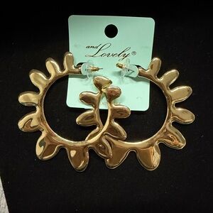 NWT Sunburst Earrings